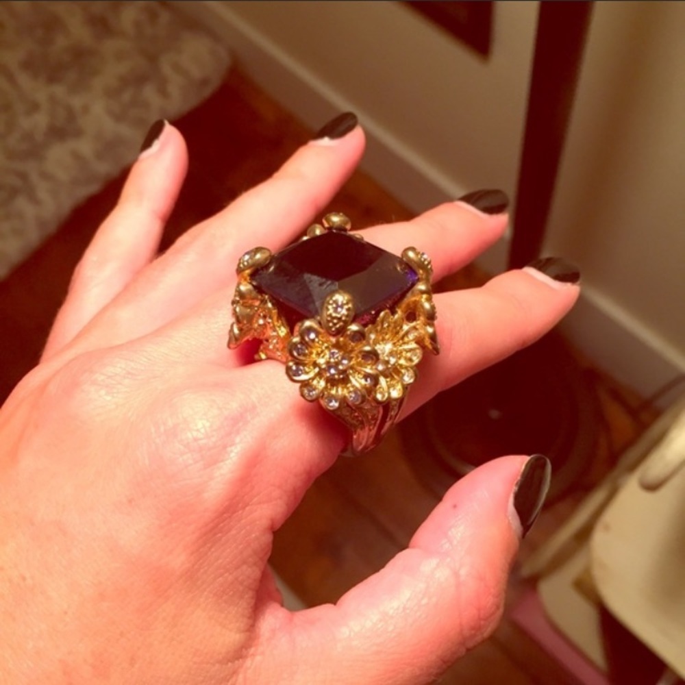 Vintage style oversized Ring